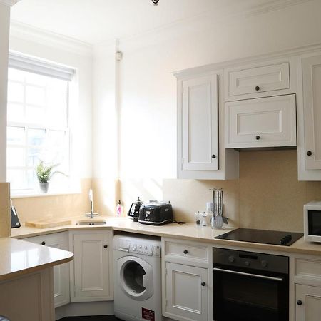 Letting Serviced Apartments - Guards View, Windsor Ngoại thất bức ảnh